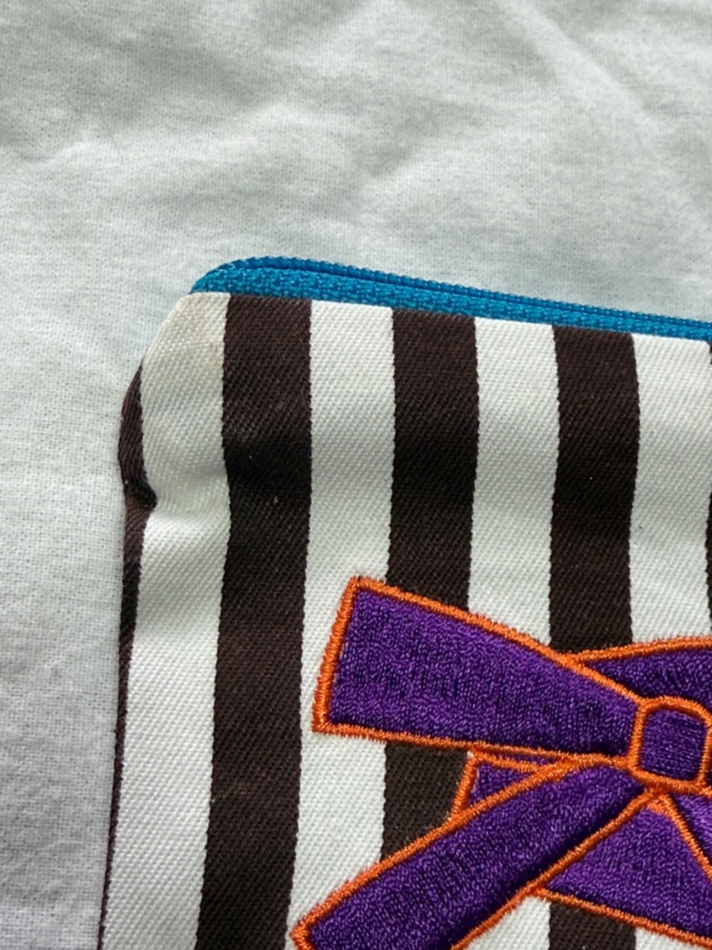 Henri Bendel Striped High Heel Shoes Cosmetic Bag - Picture 6 of 10